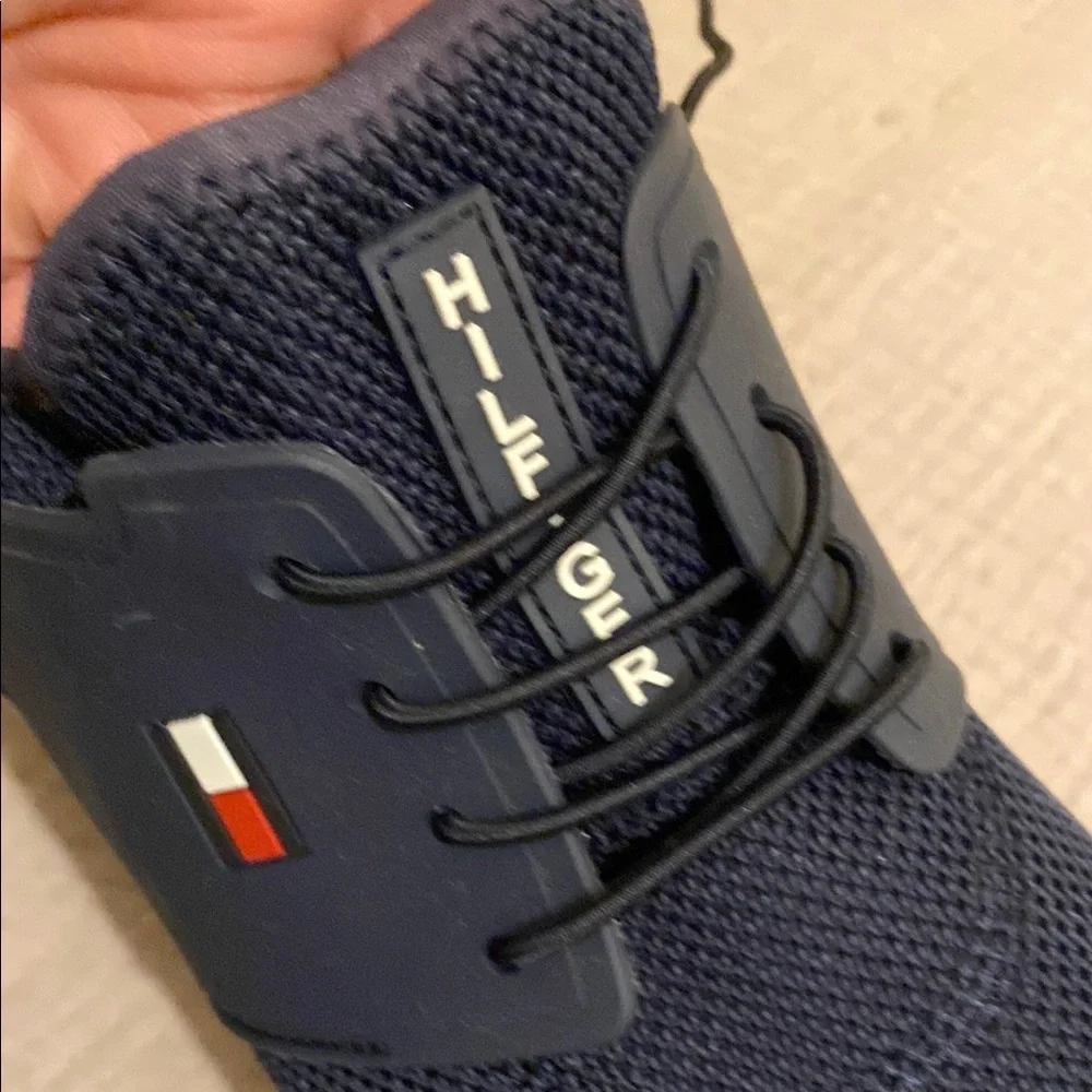 Tommy Hilfiger Navy and Red Sneakers. Size 8 . New. - Picture 4 of 10